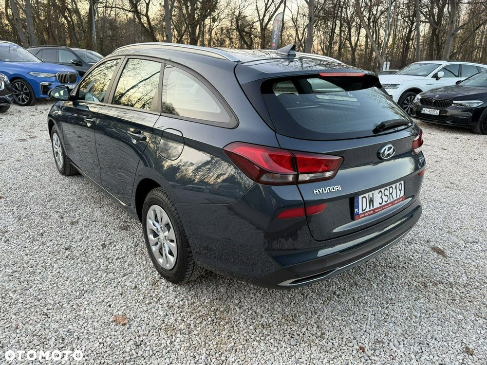 Hyundai i30 1.5 DPI Classic + - 18