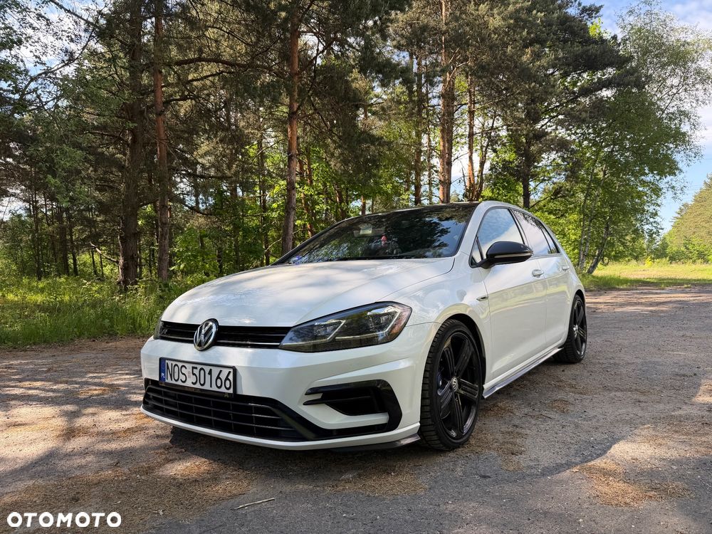 Volkswagen Golf - 1