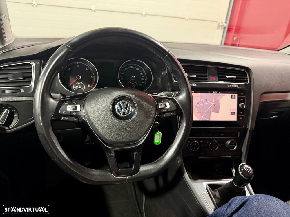 VW Golf Variant 1.6 TDi Confortline - 23