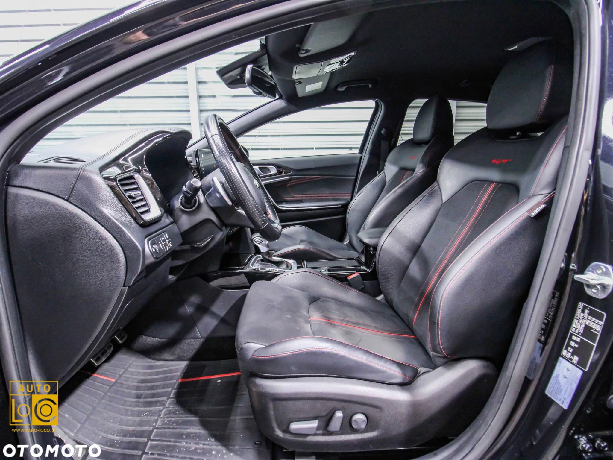 Kia ProCeed 1.6 T-GDI GT DCT - 12