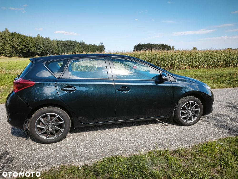 Toyota Auris 1.6 Premium Comfort - 6