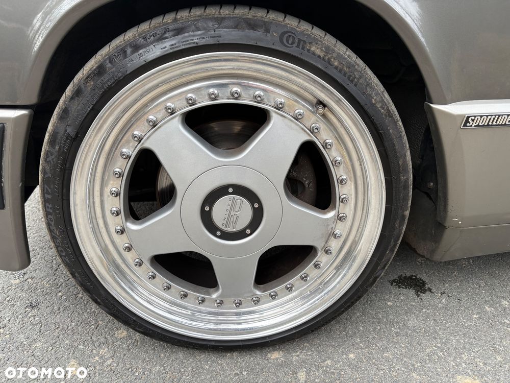 Mercedes-Benz W201 (190) - 9