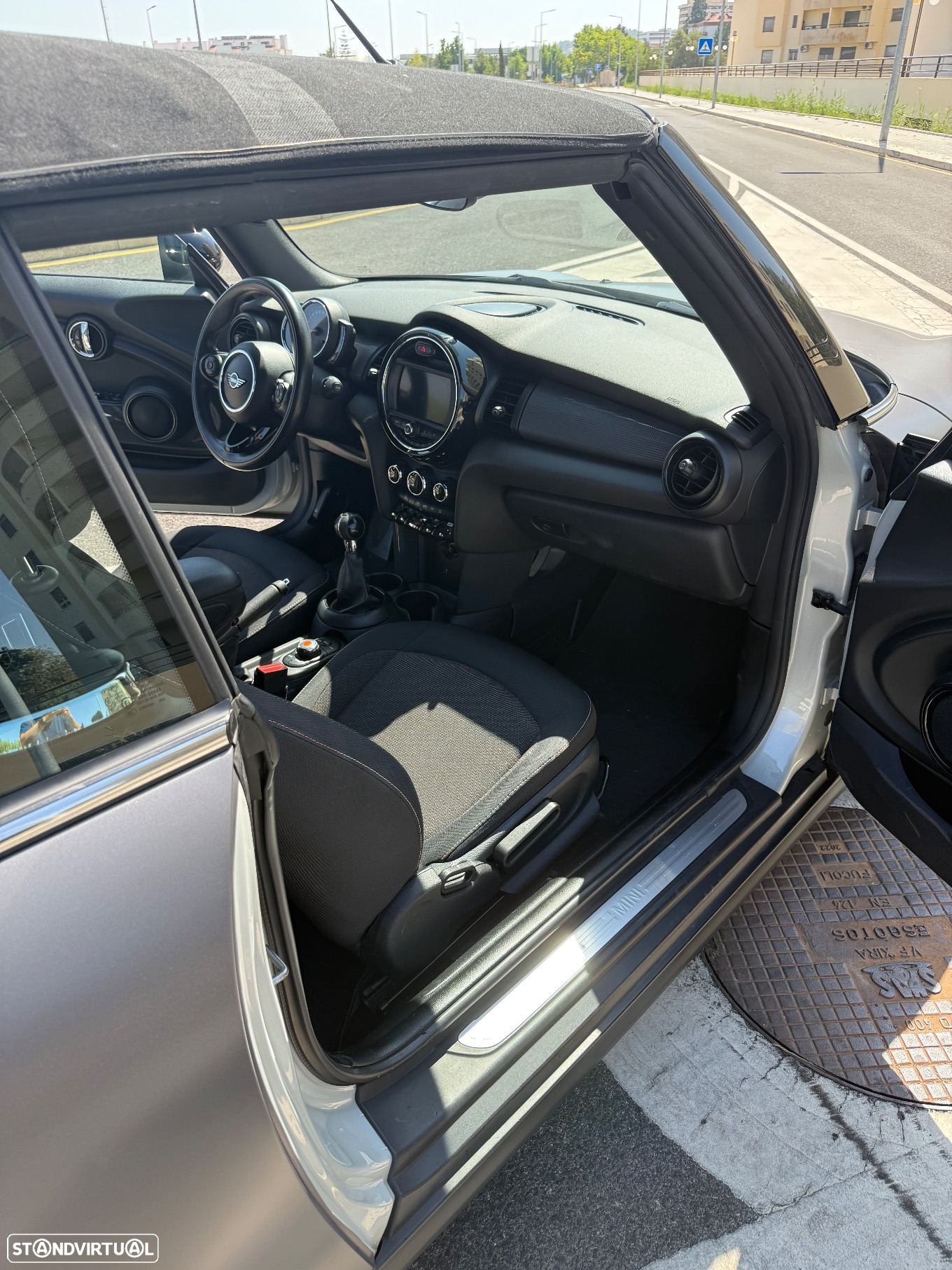 MINI Cabrio Cooper D - 17