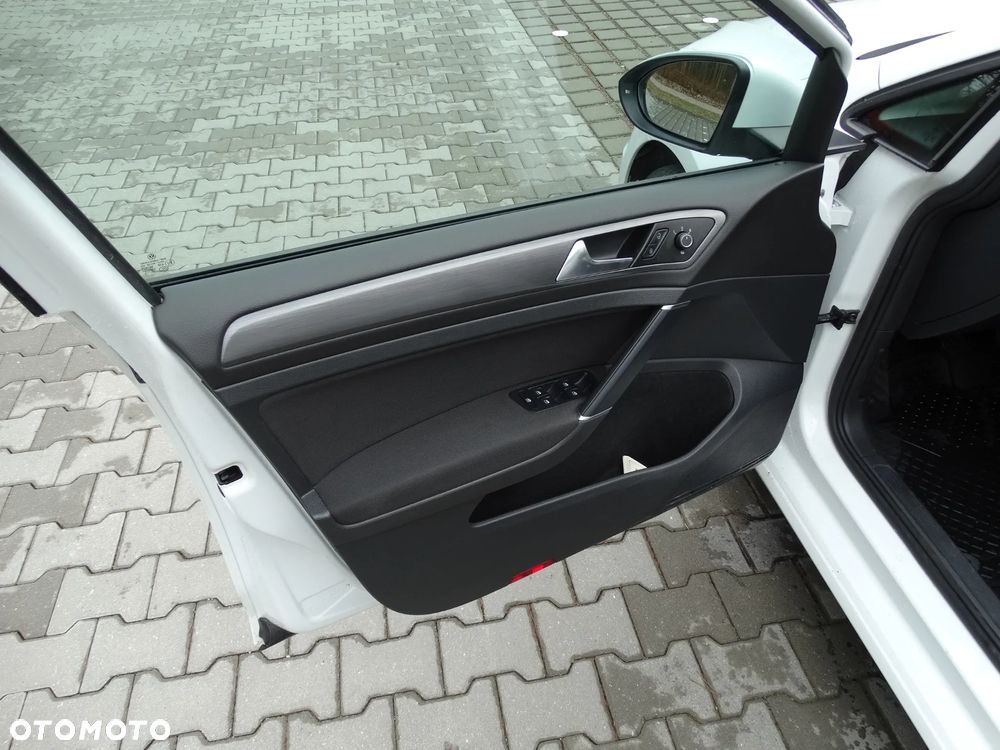 Volkswagen Golf 1.5 TSI BlueMotion ACT Comfortline - 27