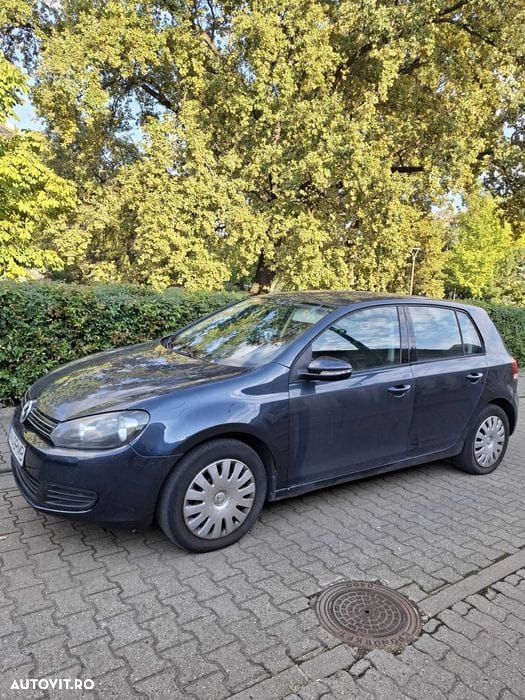 Volkswagen Golf - 1