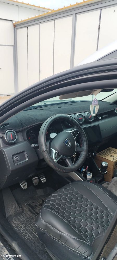 Dacia Duster TCe 150 GPF 4WD SL Techroad - 10