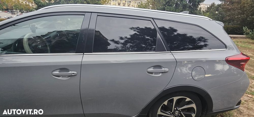 Toyota Auris - 2