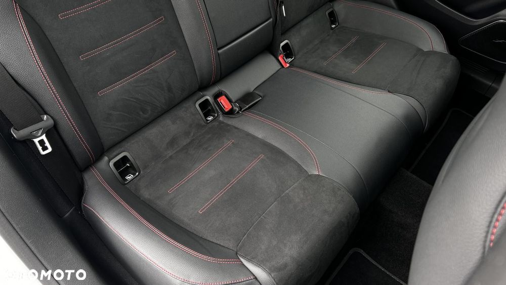 Mercedes-Benz Klasa A 220 4-Matic AMG Line 8G-DCT - 28