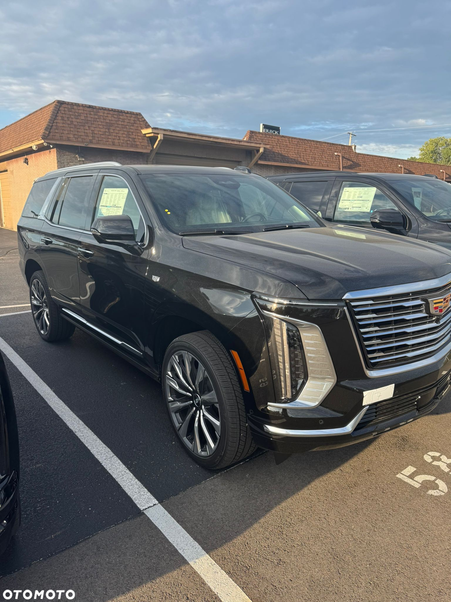 Cadillac Escalade - 10