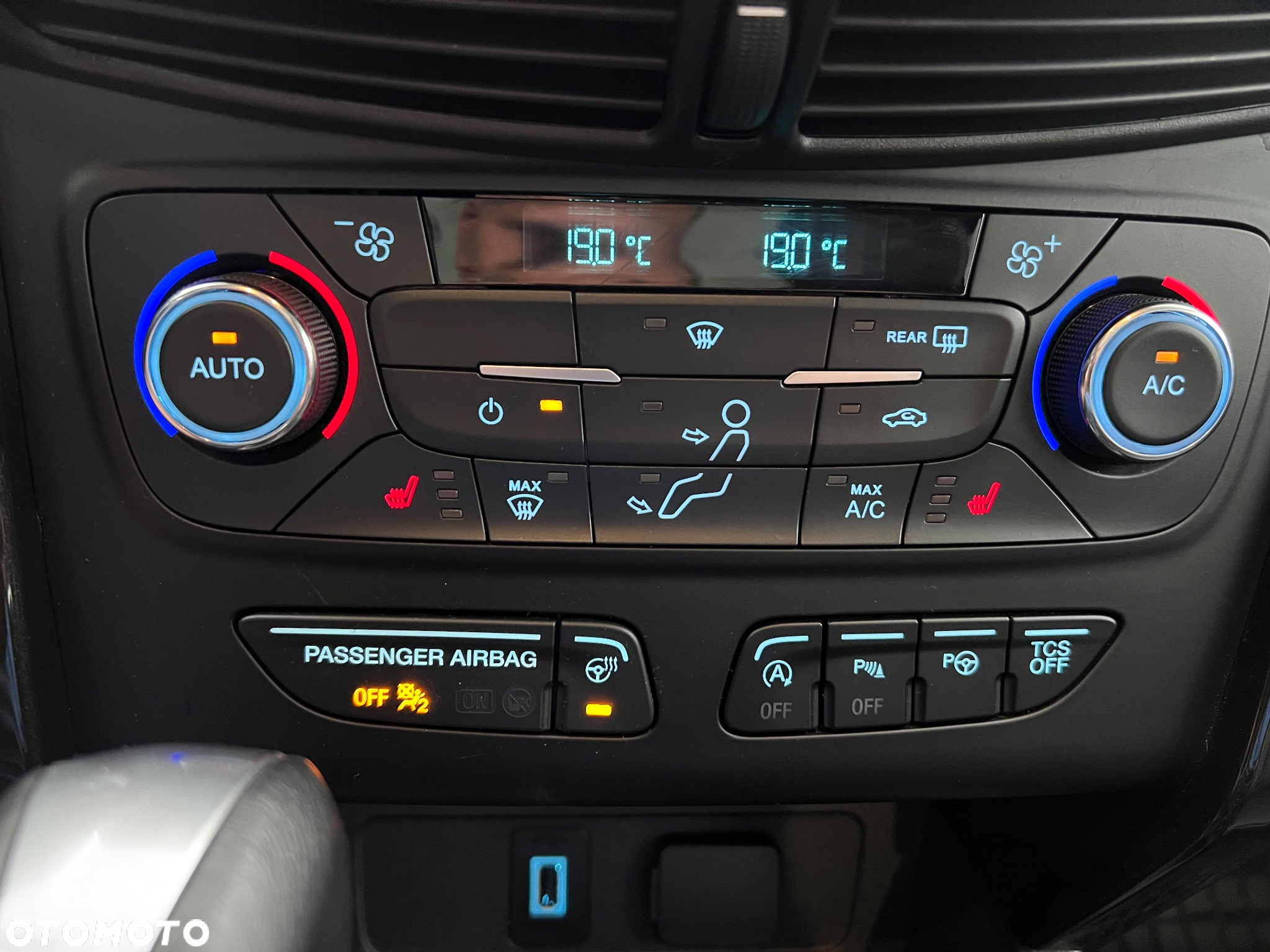 Ford Kuga 1.5 EcoBoost 4WD Titanium - 35