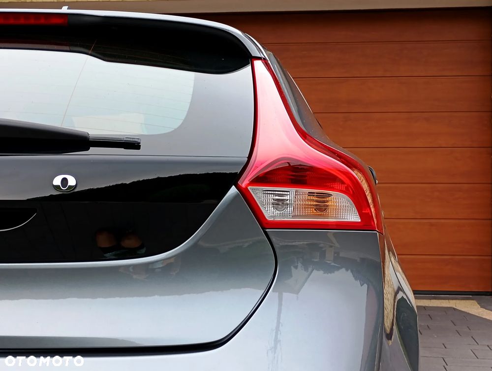 Volvo V40 D2 Momentum - 18