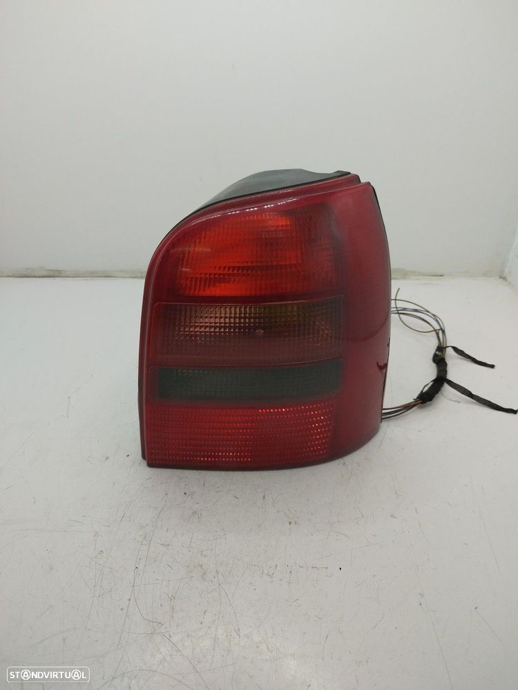 Farolim Stop Dto Audi A4 Avant (8D5, B5) - 1