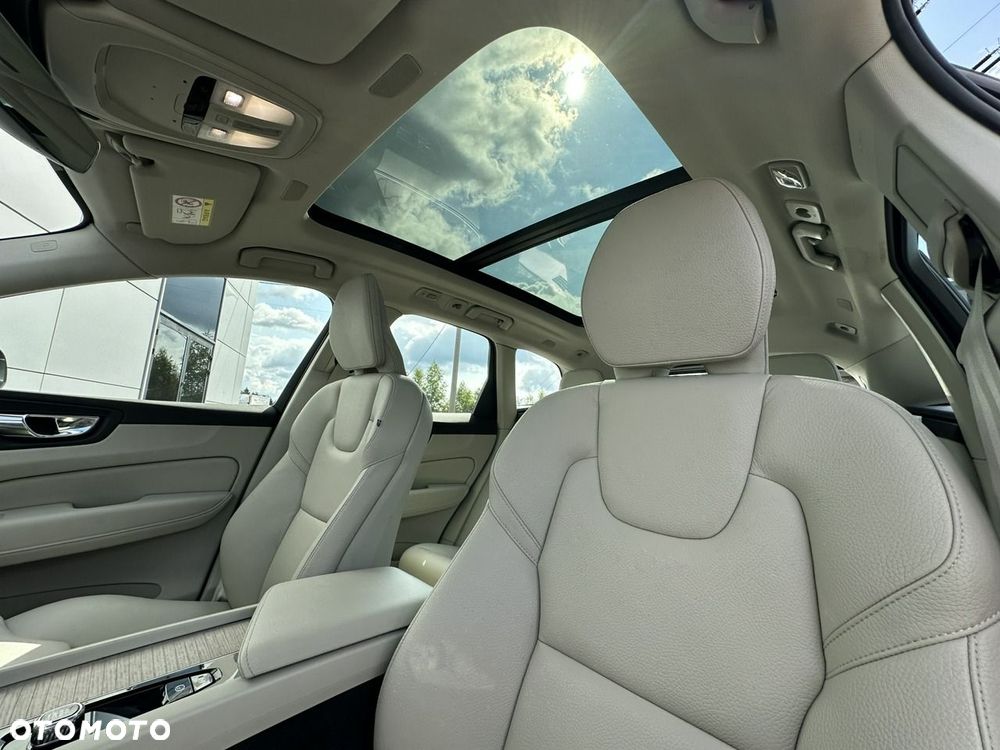 Volvo XC 60 T6 AWD Recharge Geartronic Inscription - 17