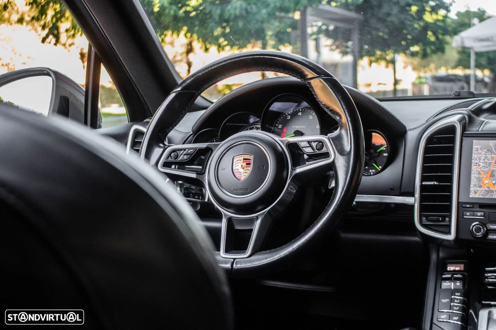 Porsche Cayenne S E-Hybrid - 39
