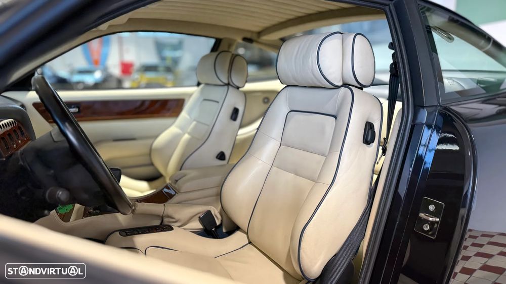 Aston Martin Vantage Coupe - 13