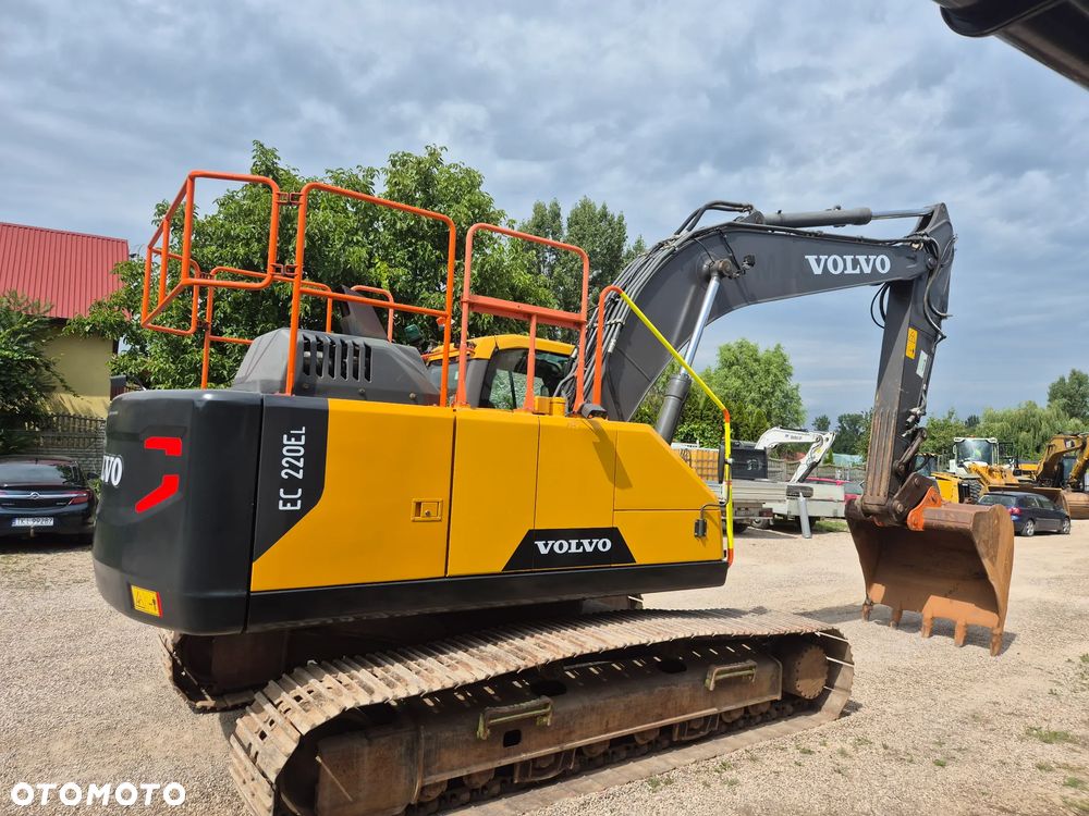 Volvo EC 220 EL - 10