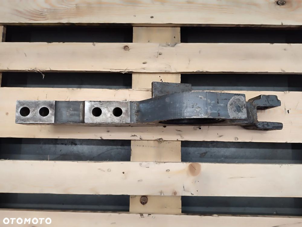 Wspornik ucho mostu Fendt serii 800/900 - 3