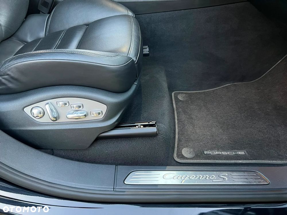 Porsche Cayenne - 15