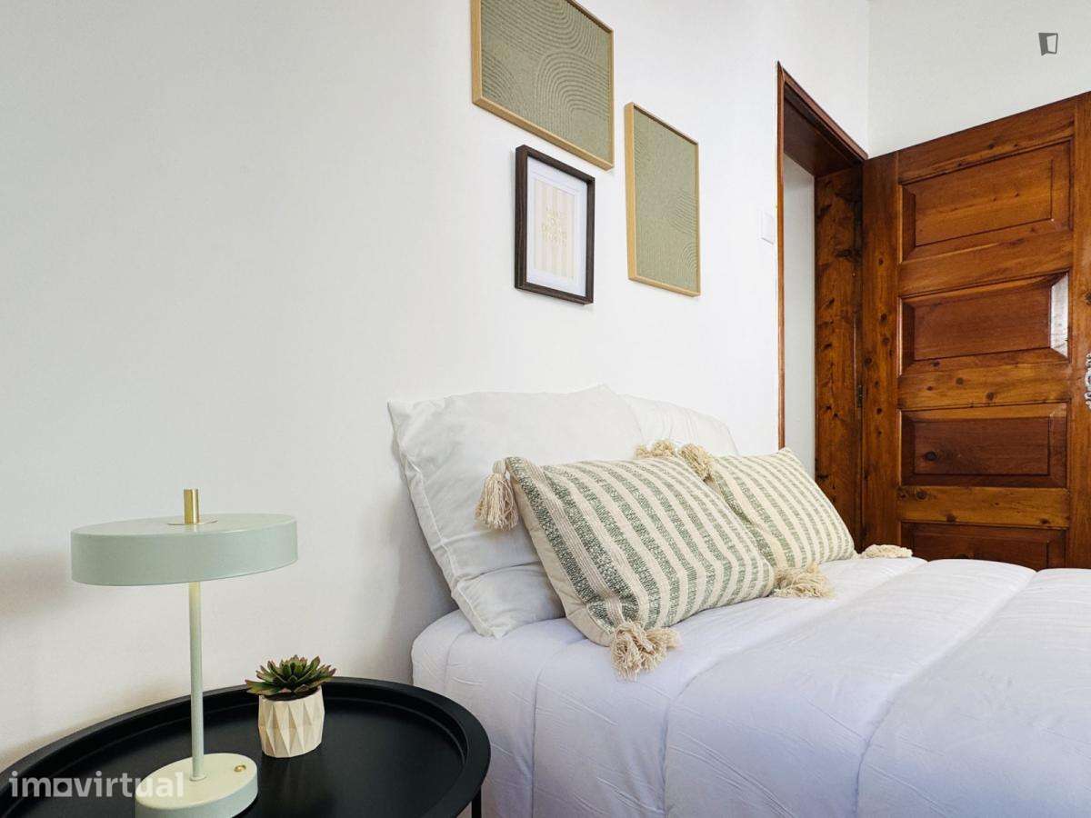 Quarto - localizado em Montes Claros Coimbra - Grande imagem: 2/9