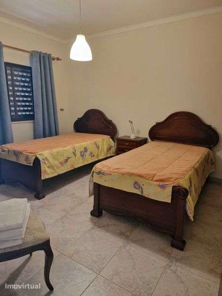 Arrenda-se casa inserida em moradia 10 de outubro a 10 de Junho 2027