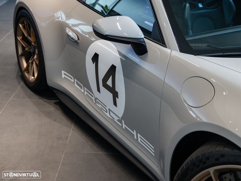 Porsche 911 (992) GT3 PDK Touring Pack - 21