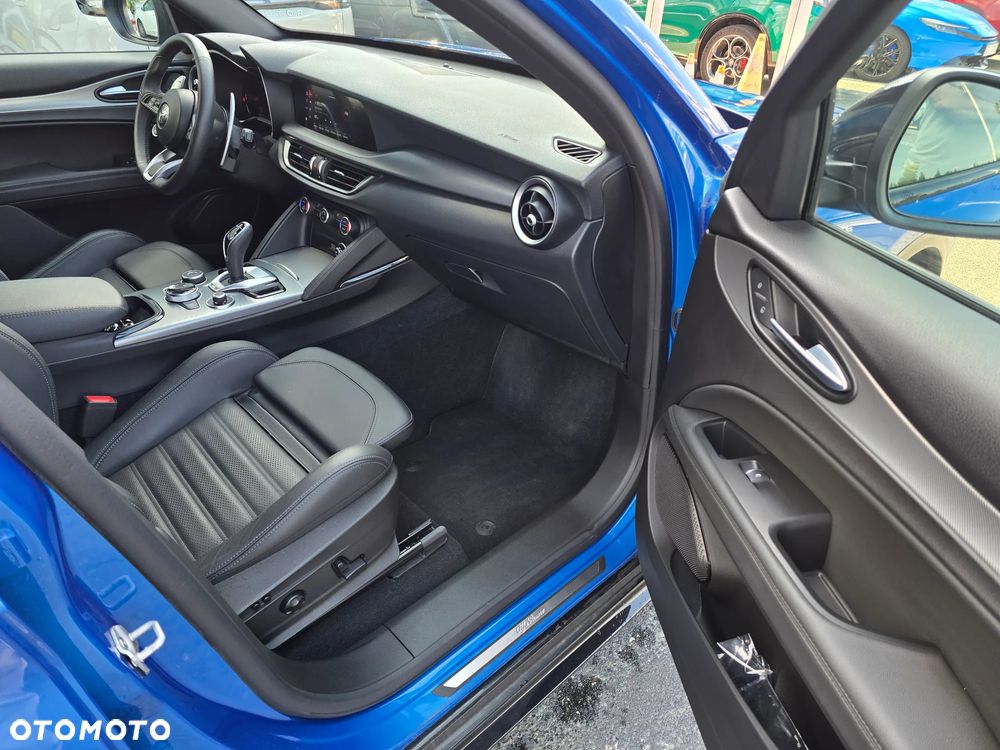 Alfa Romeo Stelvio 2.0 Turbo Veloce Q4 - 11