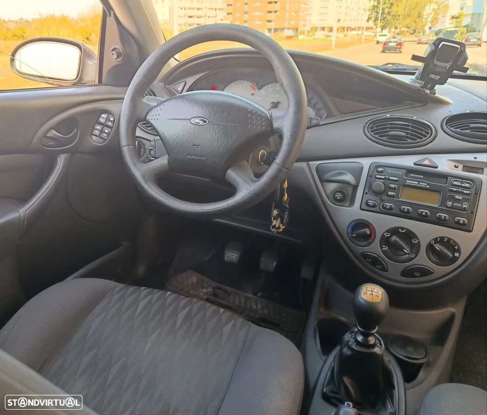 Ford Focus SW 1.8 TDCi Trend - 9