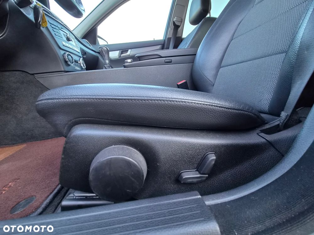 Mercedes-Benz Klasa C 180 BlueEFFICIENCY Avantgarde - 24
