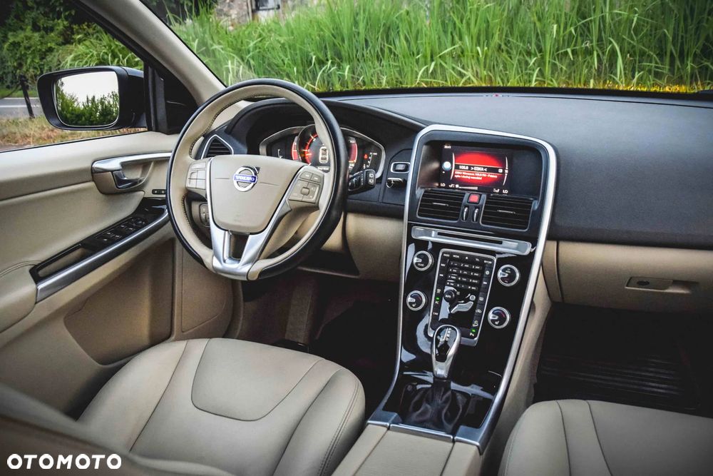 Volvo XC 60 D4 AWD Summum - 28