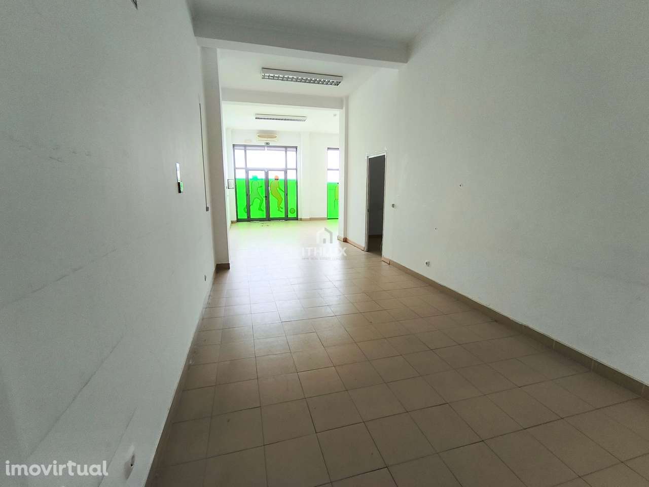 LOJA JUNTO À ESTAÇÃO DE COMBOIOS DO PINHAL NOVO JÁ DIVIDIDA - Grande imagem: 4/44