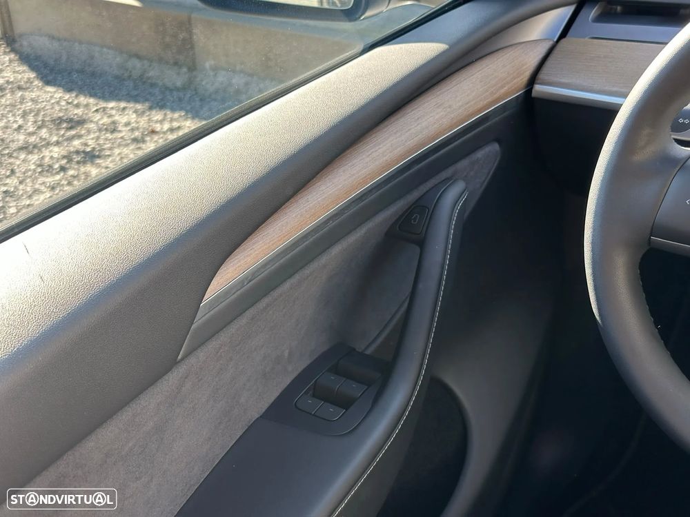 Tesla Model Y Long Range Tração Integral - 41
