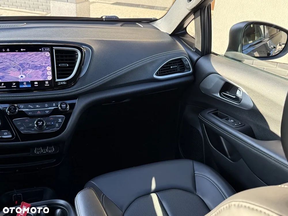 Chrysler Pacifica - 21