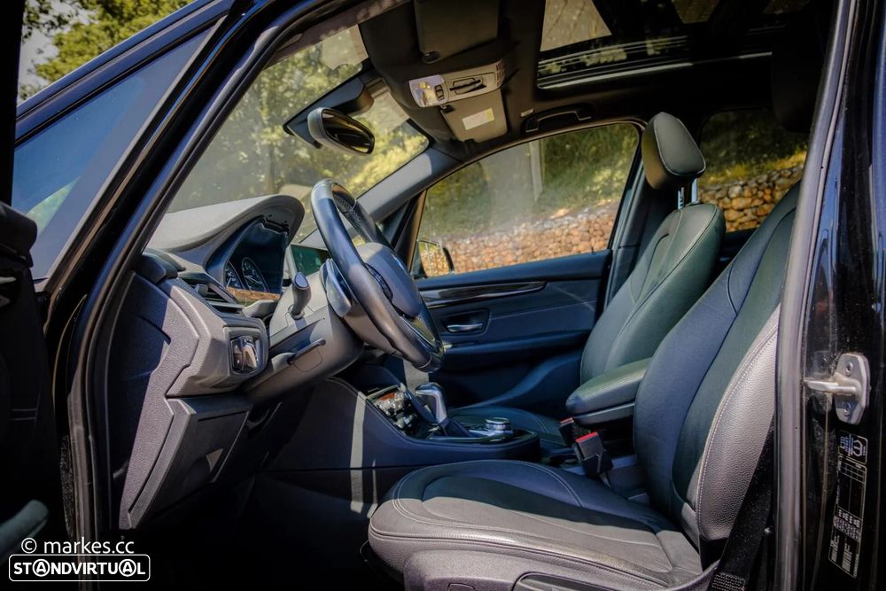 BMW 218 Active Tourer d Line Luxury Auto - 9