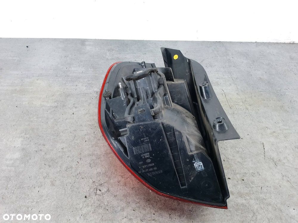 LAMPA TYLNA PRAWA RENAULT SCENIC II 8200474328-A HELLA - 4
