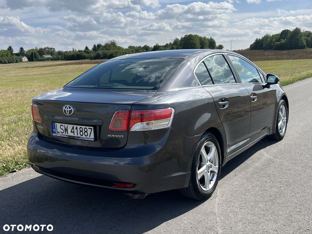 Toyota Avensis - 4