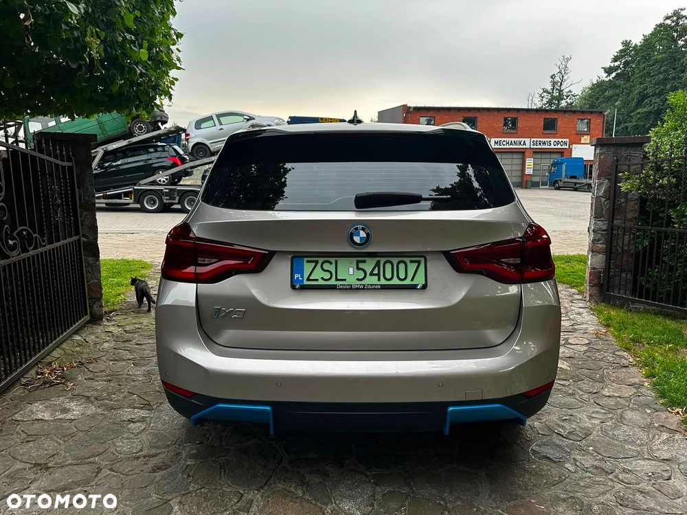 BMW iX3 Standard - 12
