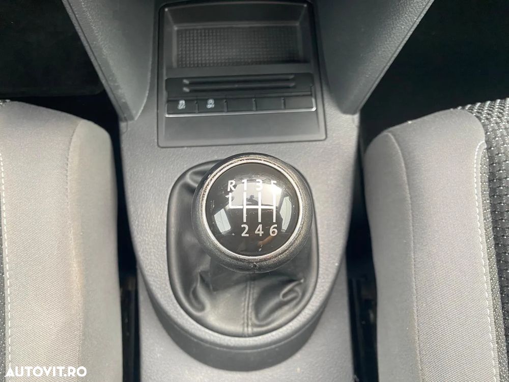 Volkswagen Touran - 21