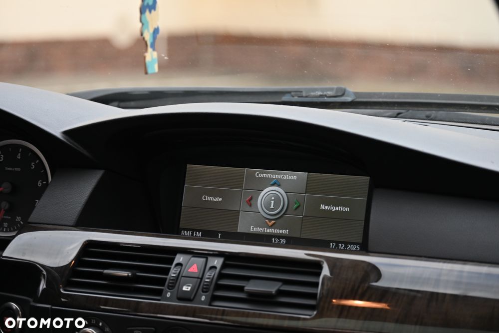 BMW Seria 5 530i - 29