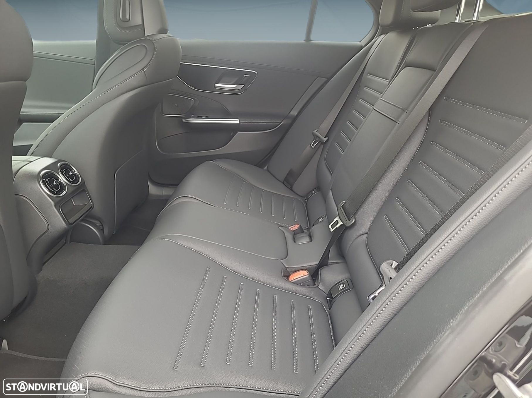 Mercedes-Benz C 300 e AMG Line - 11
