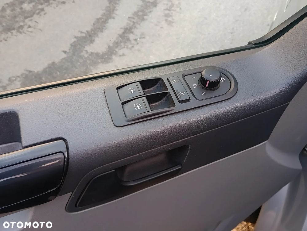 Volkswagen Transporter - 36