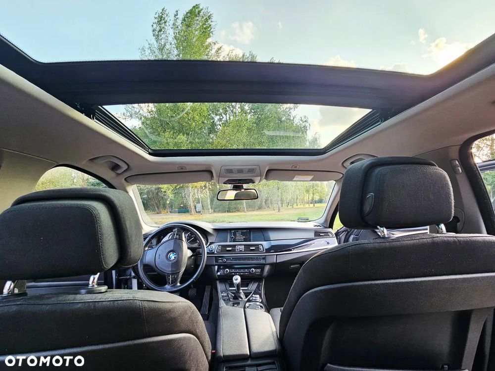 BMW Seria 5 520d - 24