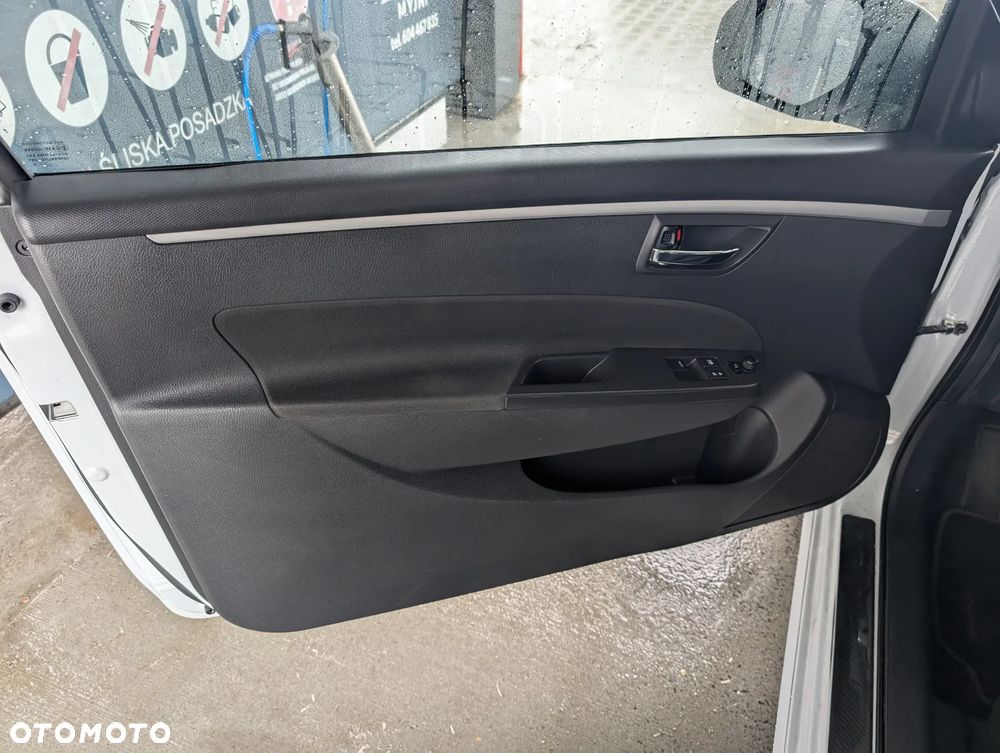 Suzuki Swift 1.6 Sport - 25