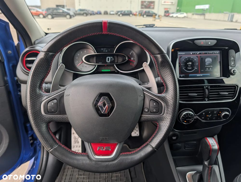 Renault Clio - 32