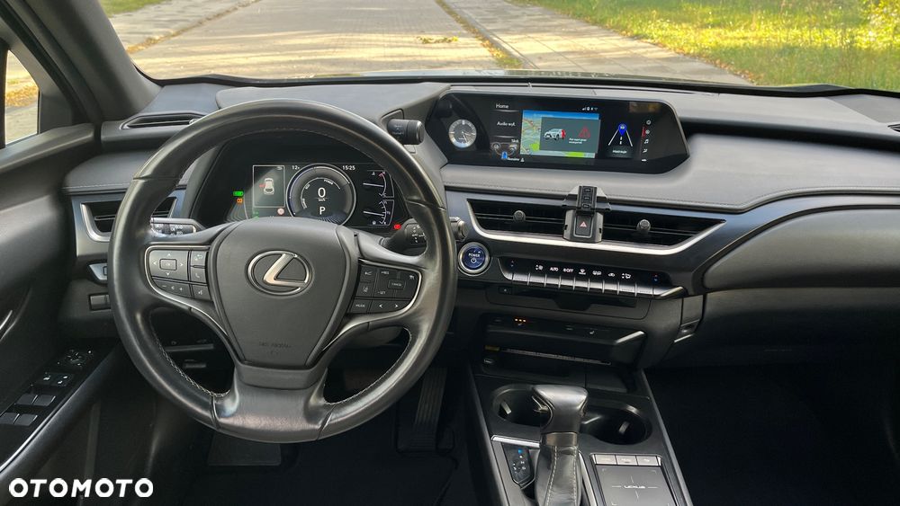 Lexus UX - 18