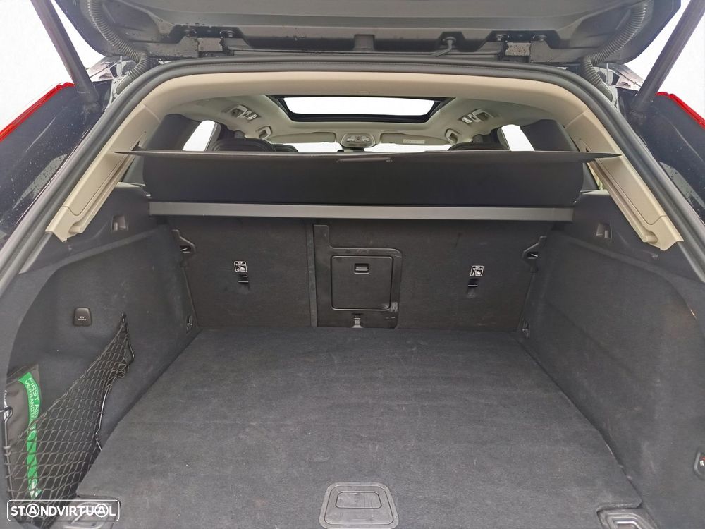 Volvo XC 60 2.0 T6 PHEV Plus Dark AWD - 38