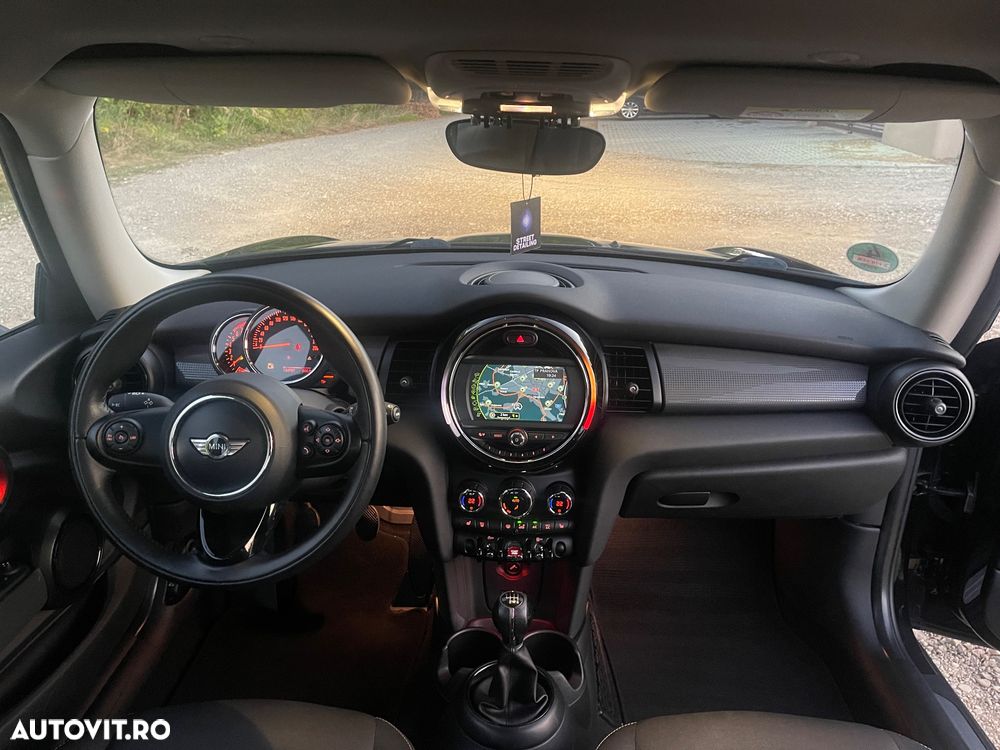 Mini Cooper Essential Trim - 21