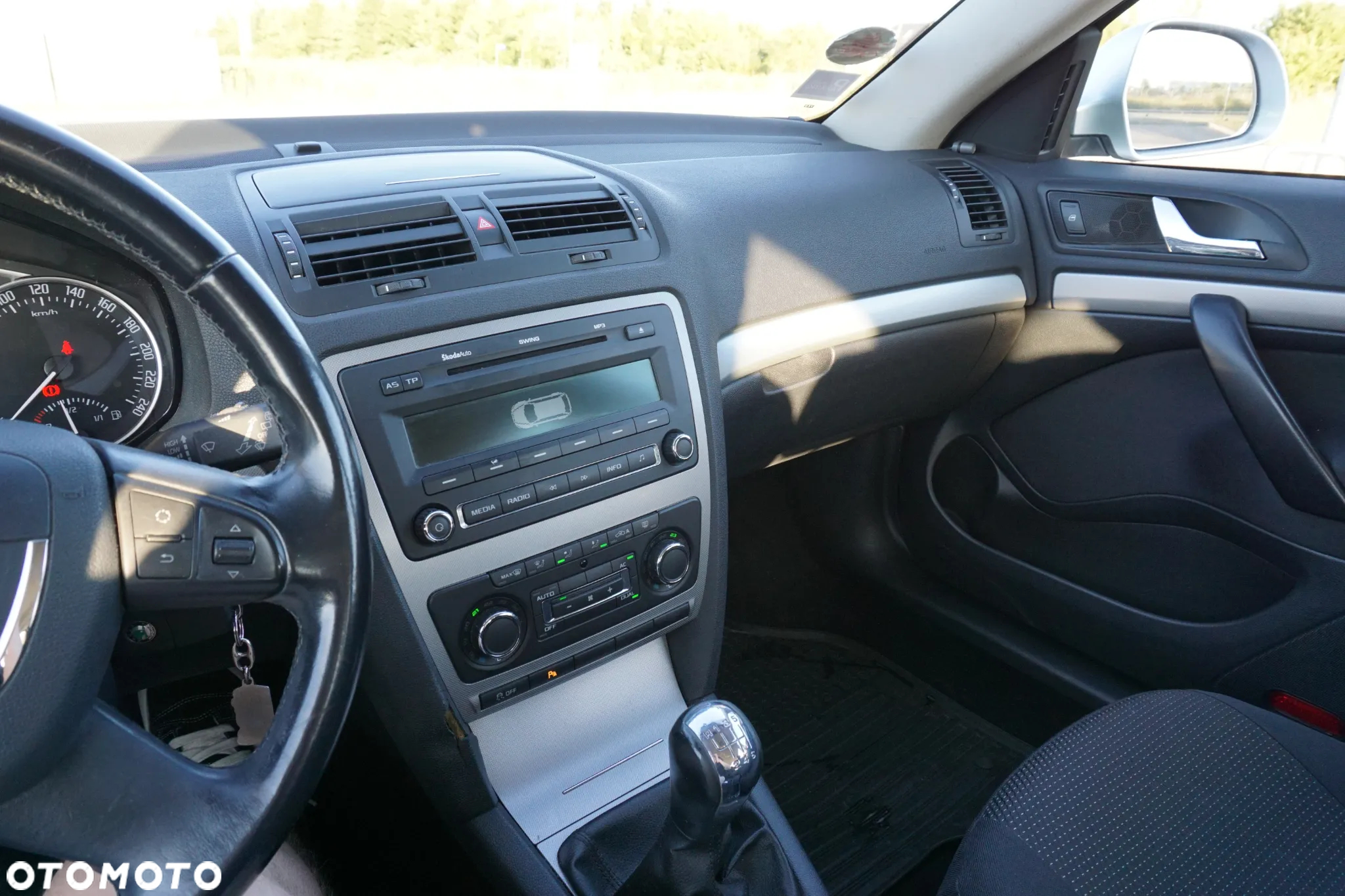 Skoda Octavia 1.4 TSI Ambiente - 9