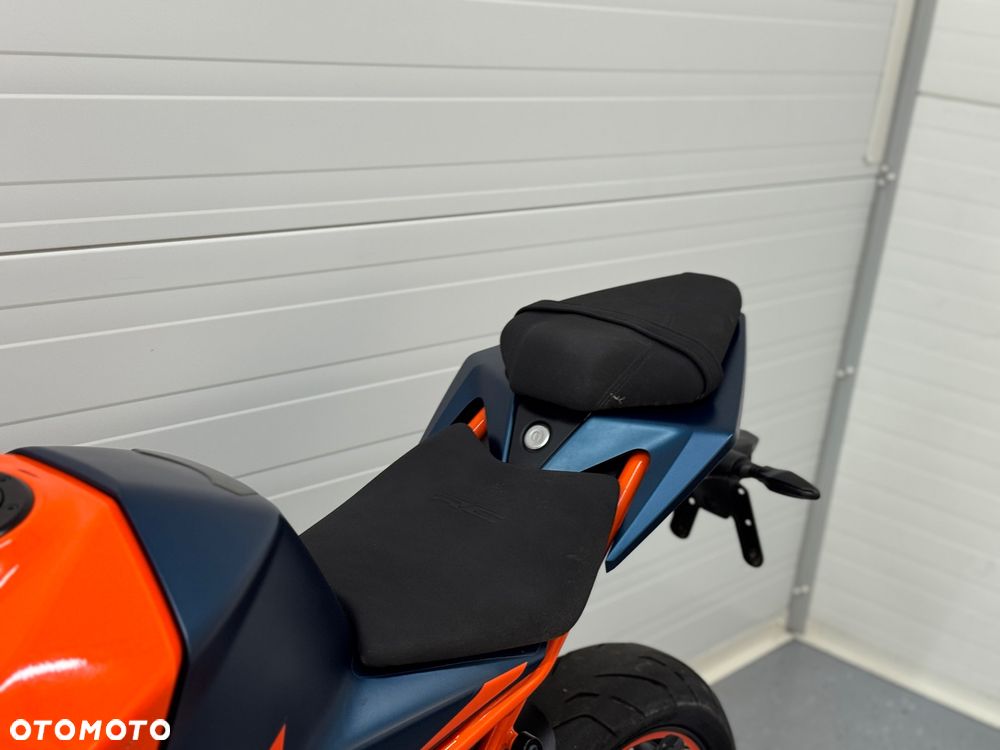 KTM RC 390 - 21