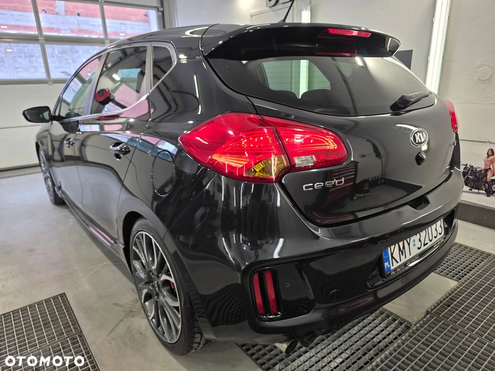 Kia Ceed 1.6 T-GDI GT - 9