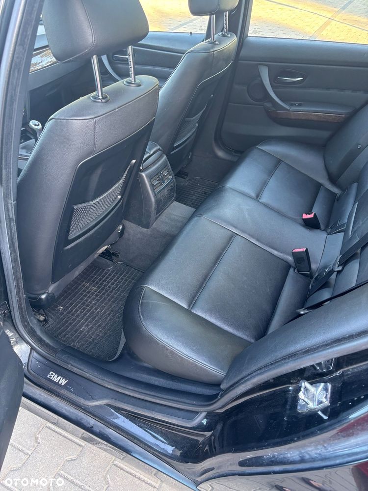 BMW Seria 3 325i - 22